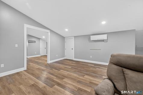 90-94 Bank Street New London CT 06320