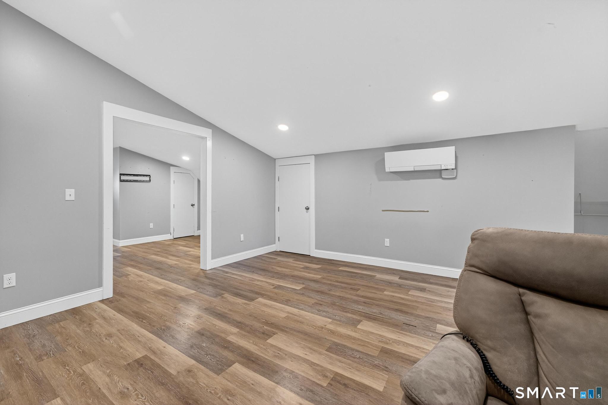 90-94 Bank Street New London CT 06320