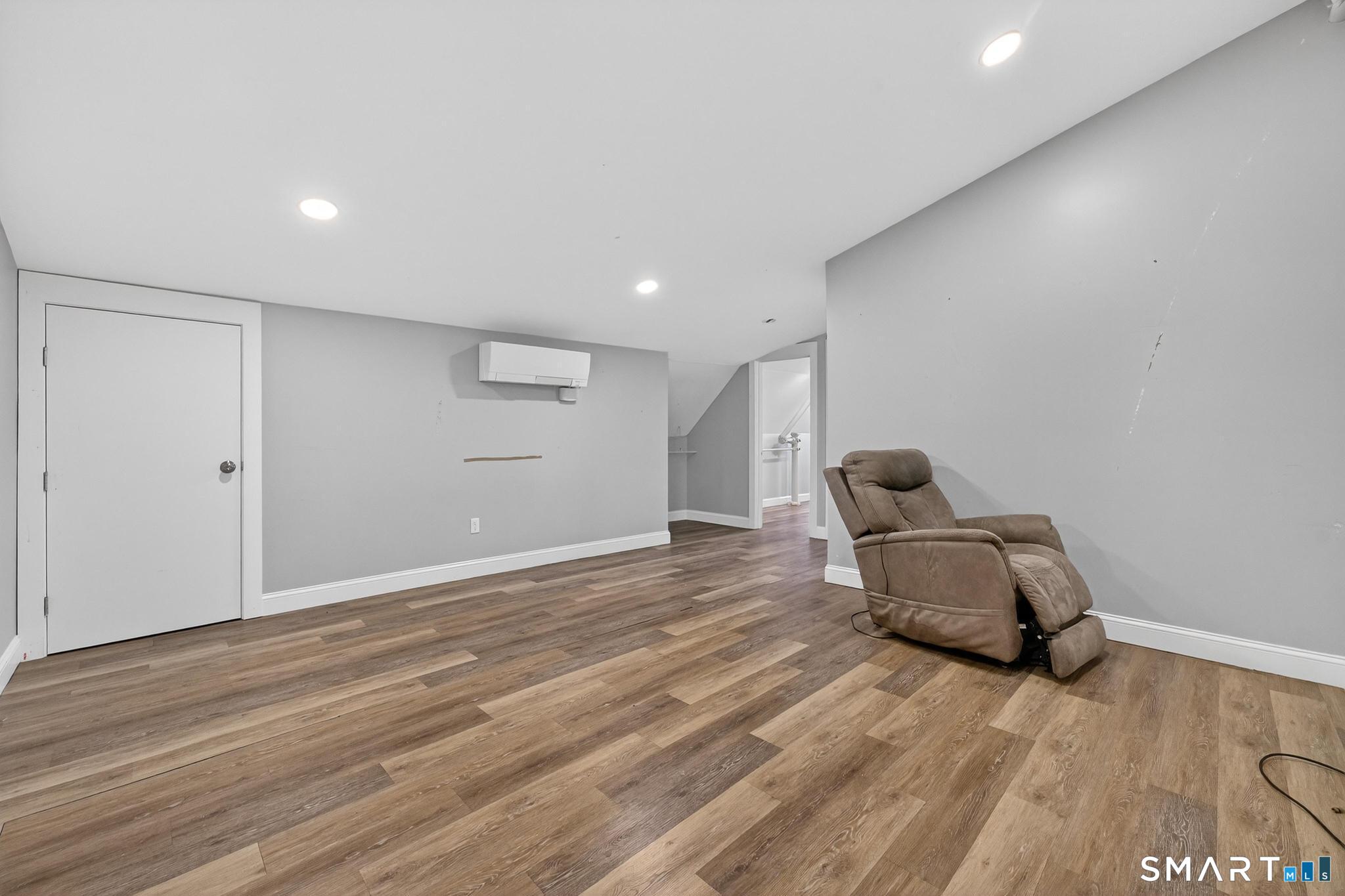 90-94 Bank Street New London CT 06320