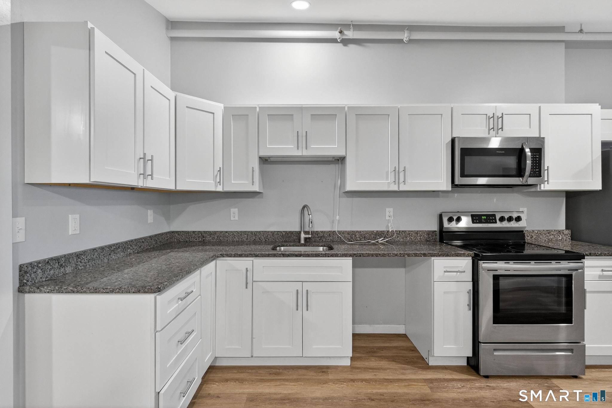 90-94 Bank Street New London CT 06320