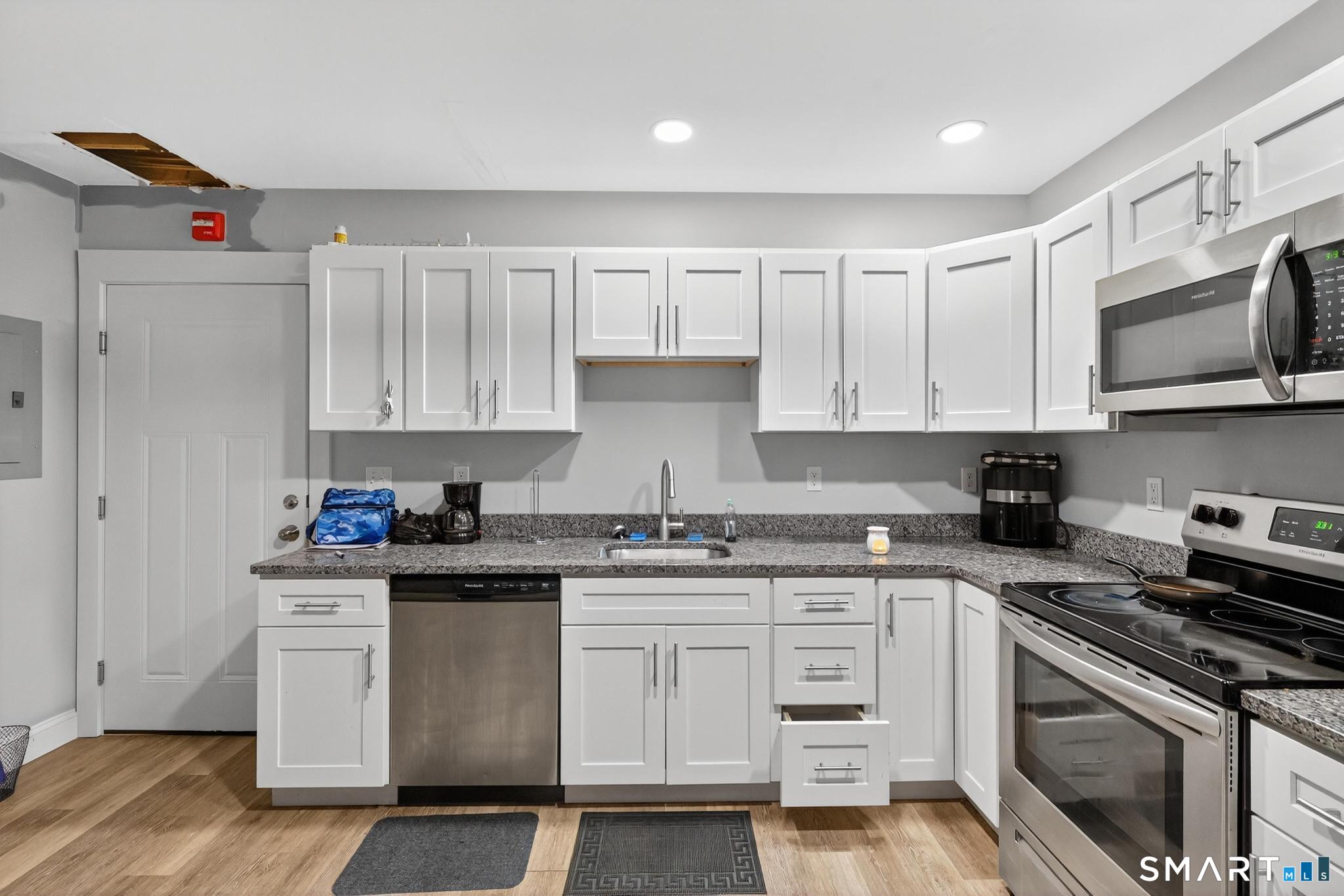 90-94 Bank Street New London CT 06320