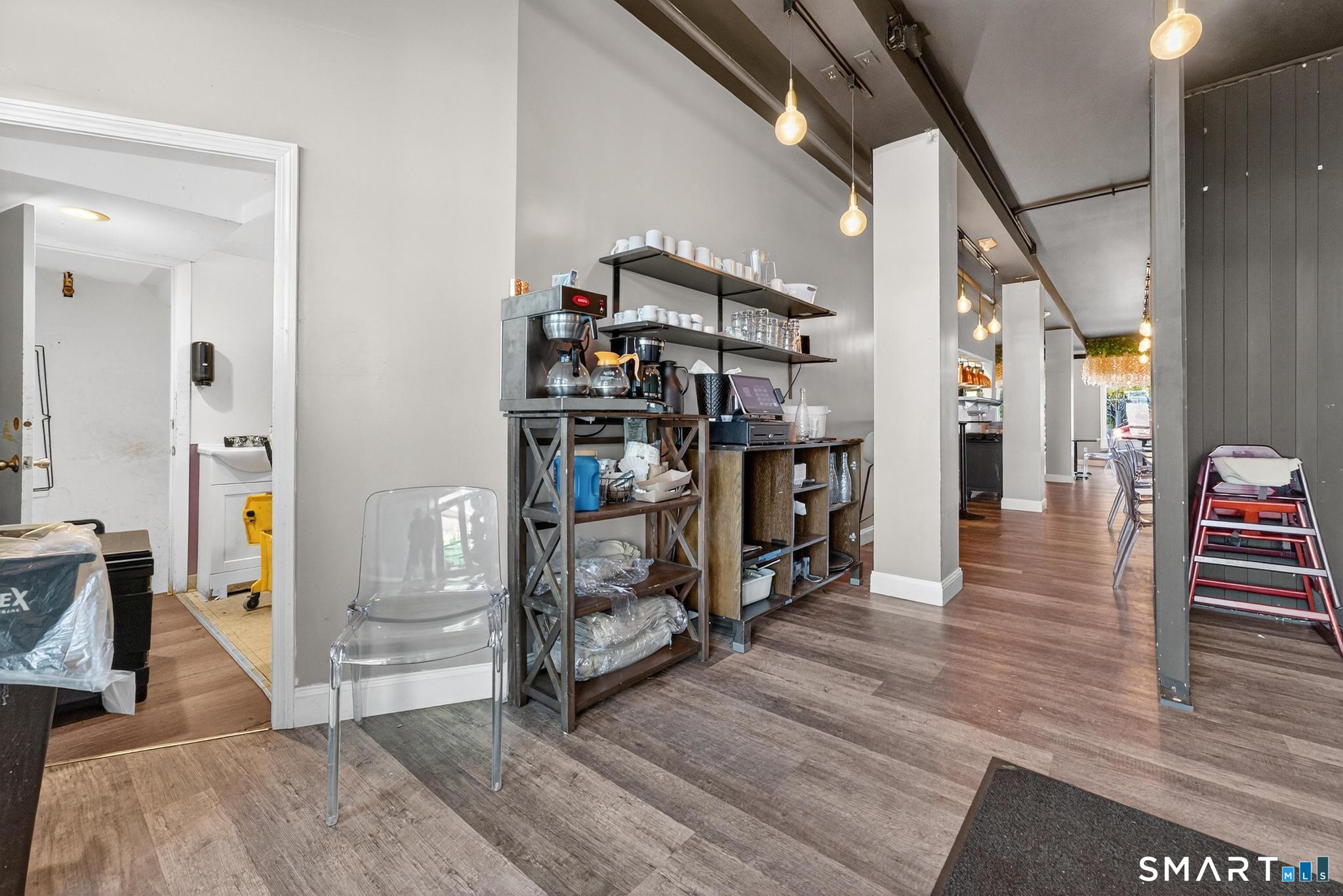 90-94 Bank Street New London CT 06320