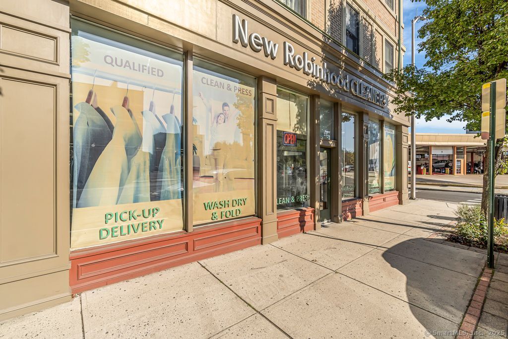23 Lafayette Circle Bridgeport CT 06604