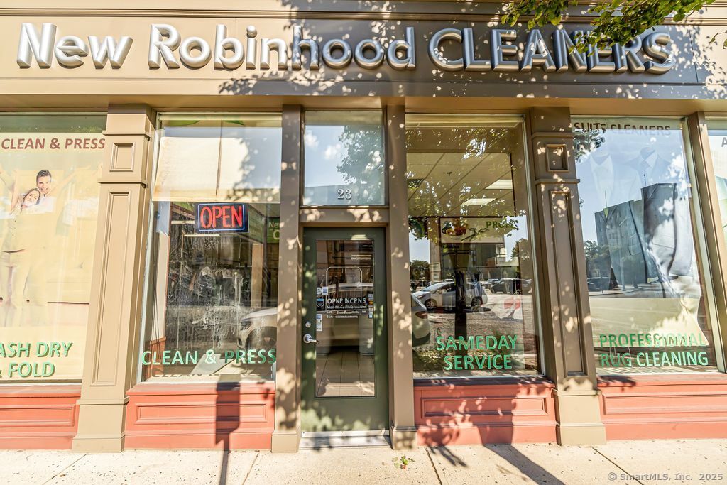 23 Lafayette Circle Bridgeport CT 06604