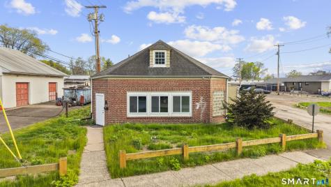 59 Old Broadway East North Haven CT 06473