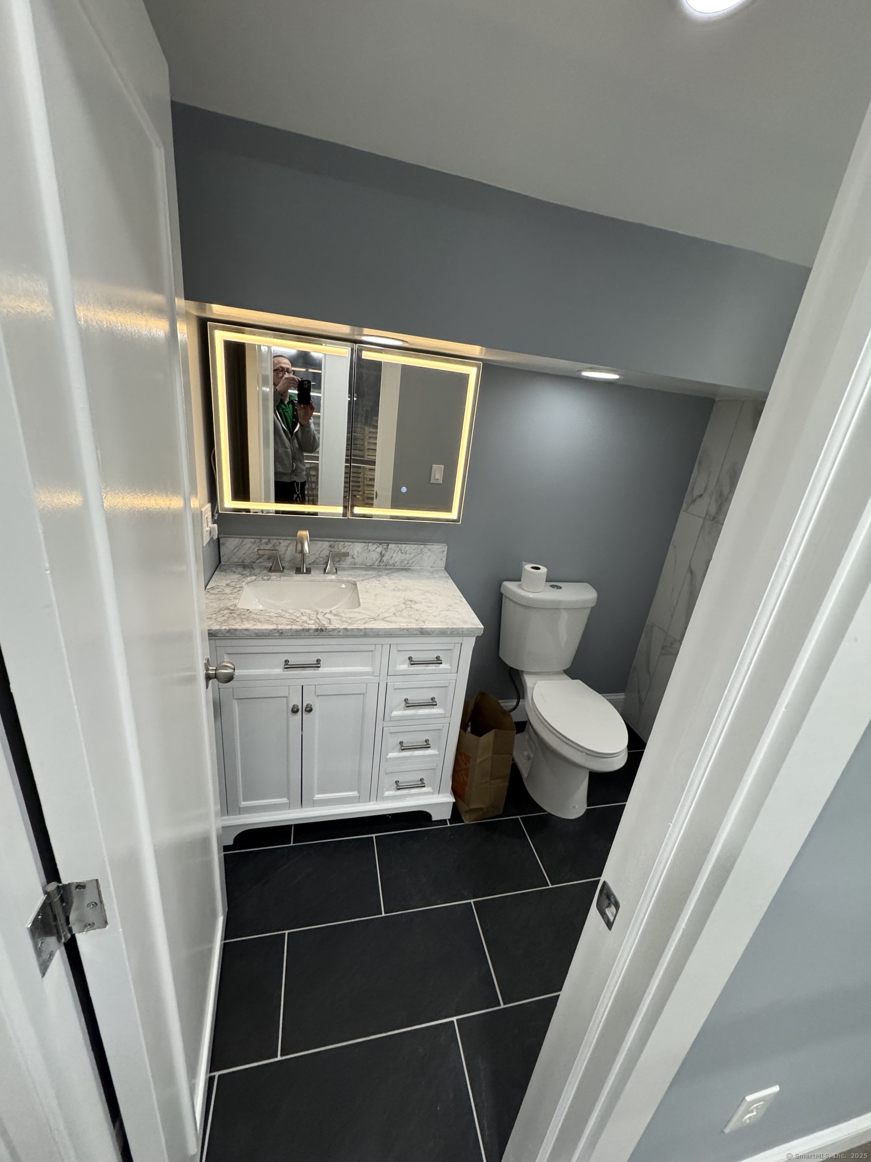 15 East Farm Street Waterbury CT 06704