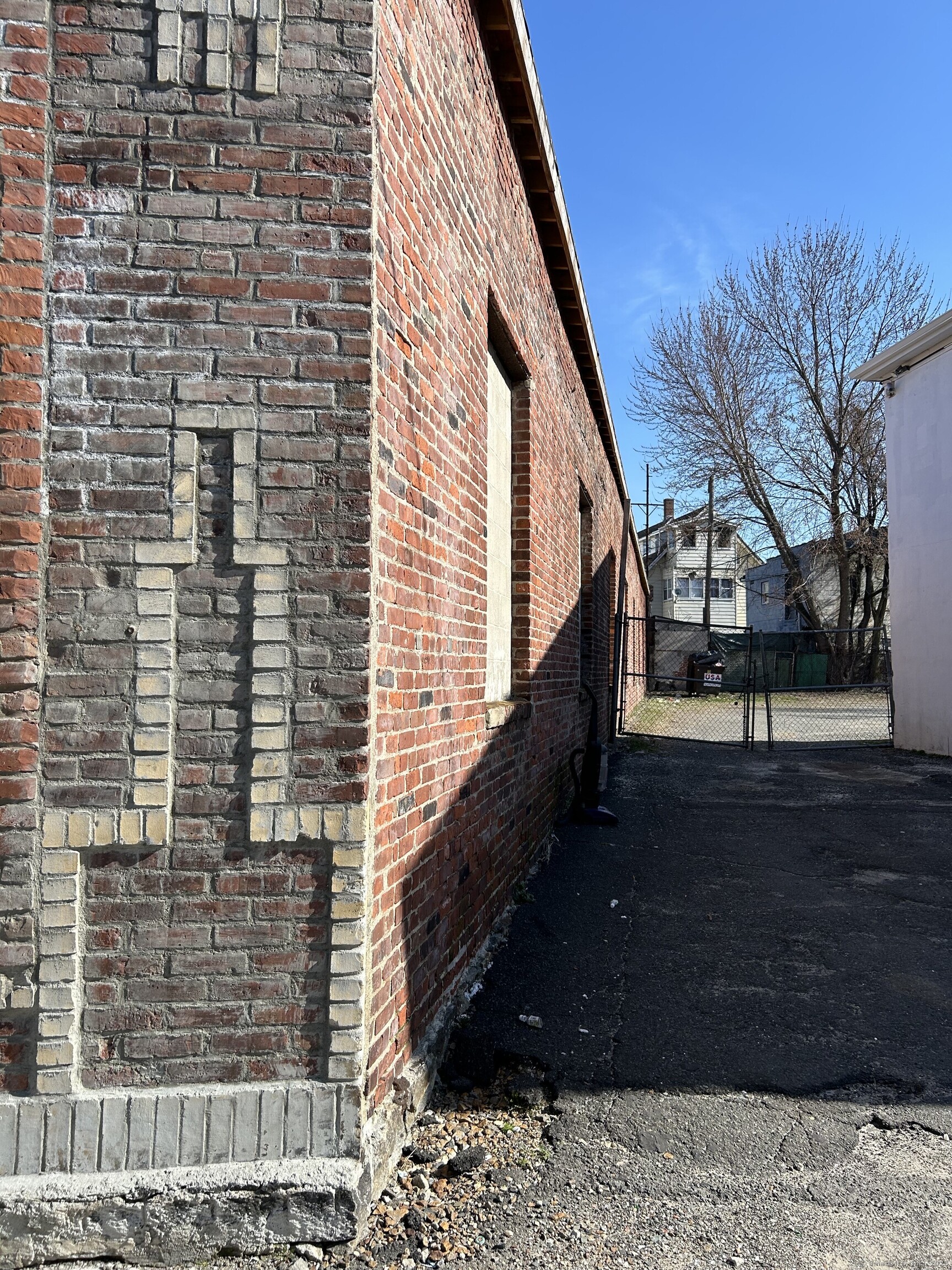 15 East Farm Street Waterbury CT 06704