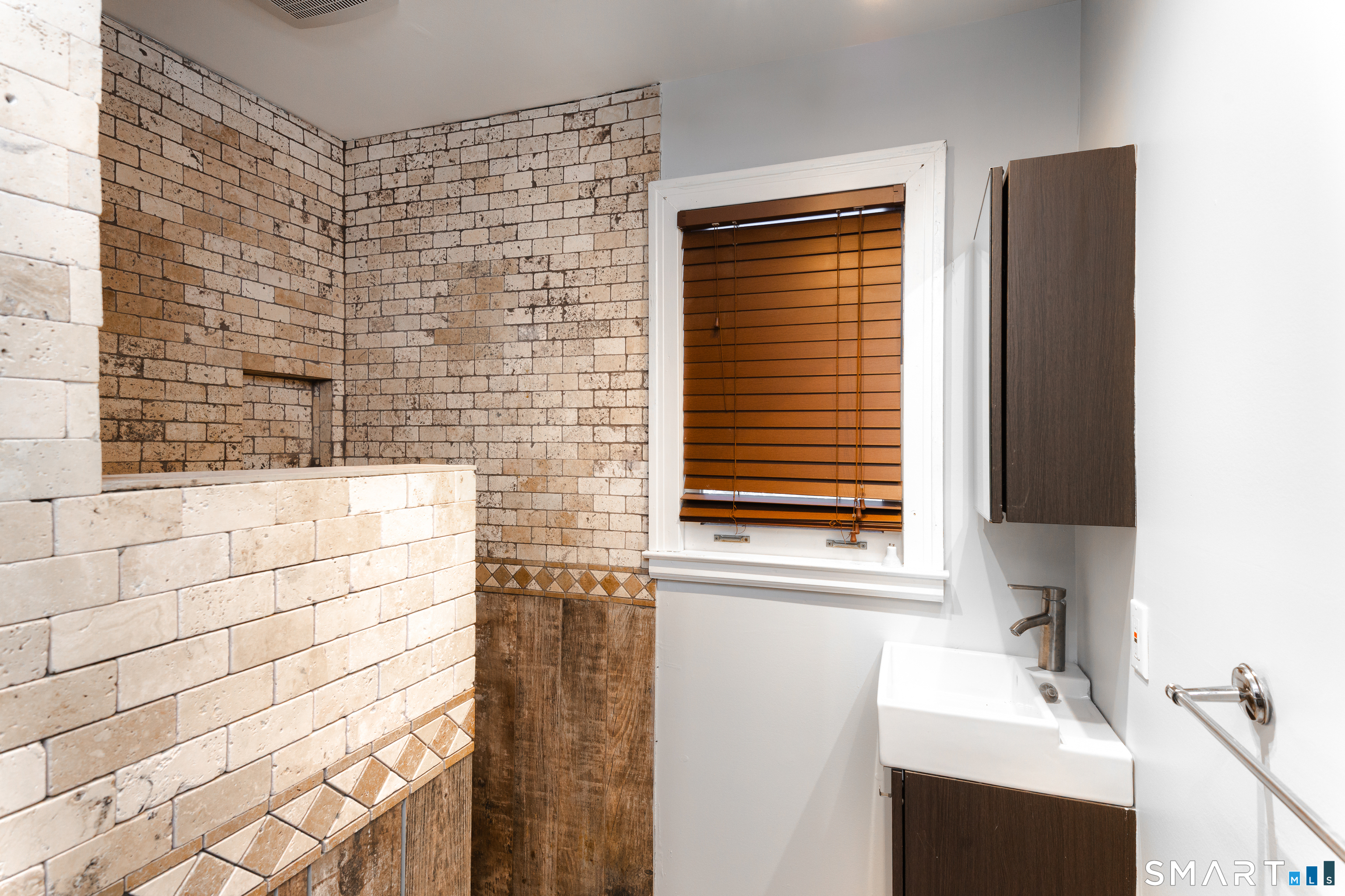 29 West Main Street Sharon CT 06069