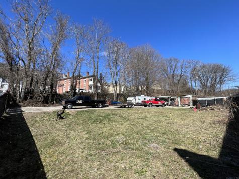 4 Willow Street Norwich CT 06360