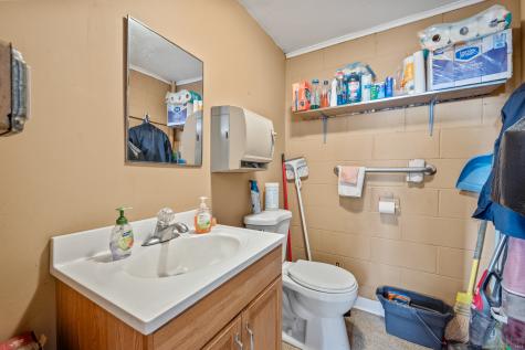 15 King Spring Road Windsor Locks CT 06096