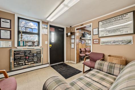 15 King Spring Road Windsor Locks CT 06096