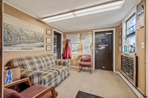15 King Spring Road Windsor Locks CT 06096