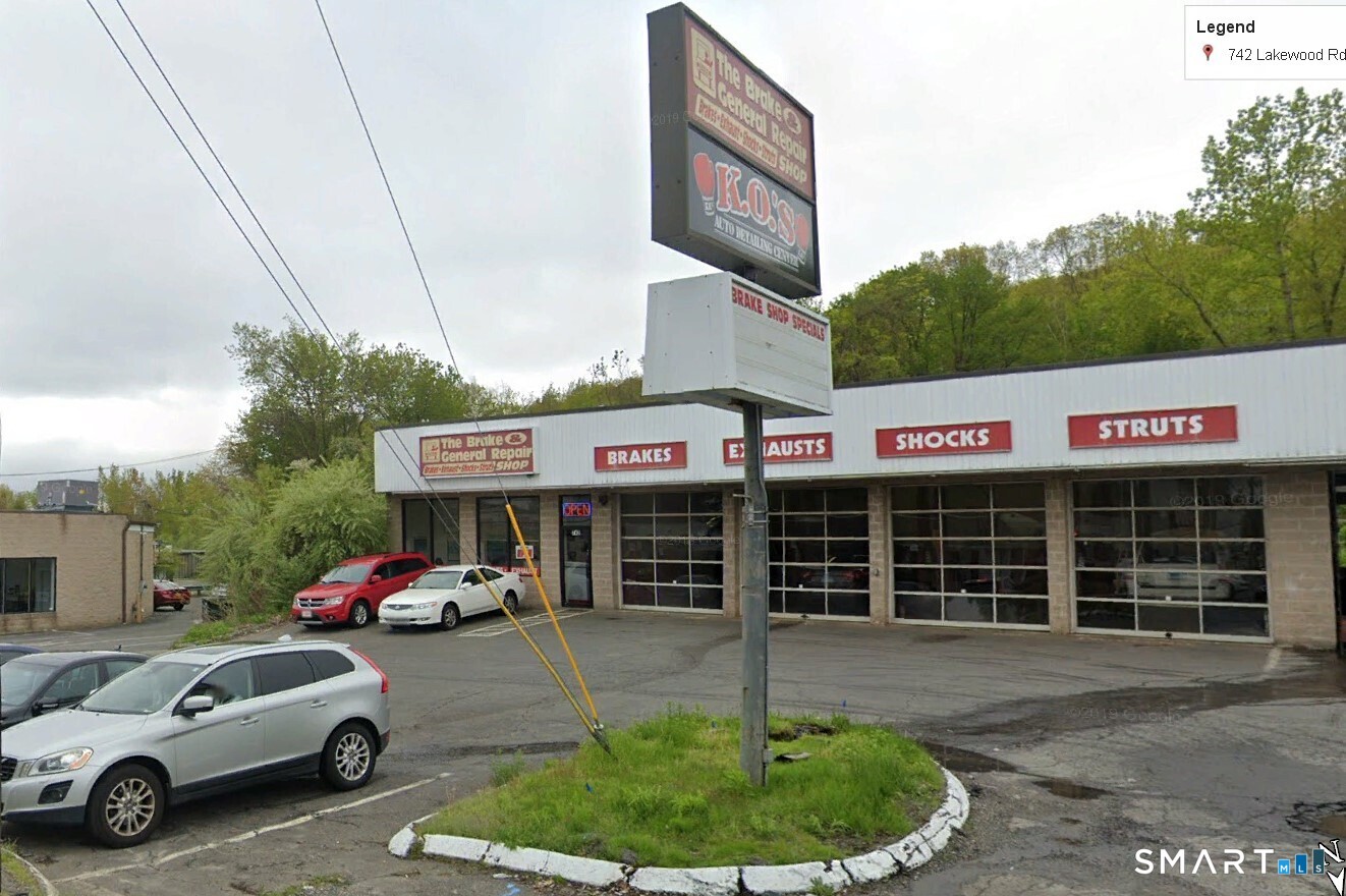 742 Lakewood Road Waterbury CT 06704