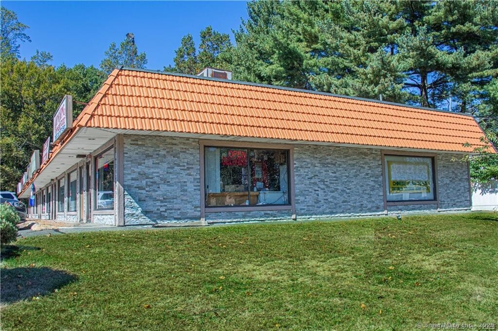 16 Red Bush Lane Milford CT 06461
