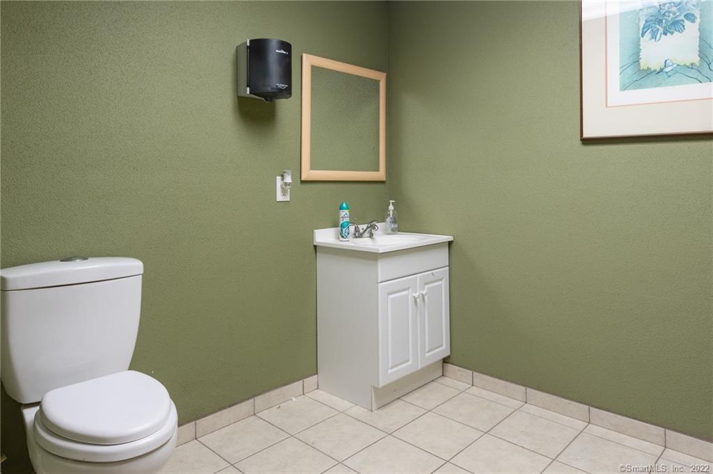 28 Costello Place Newington CT 06111