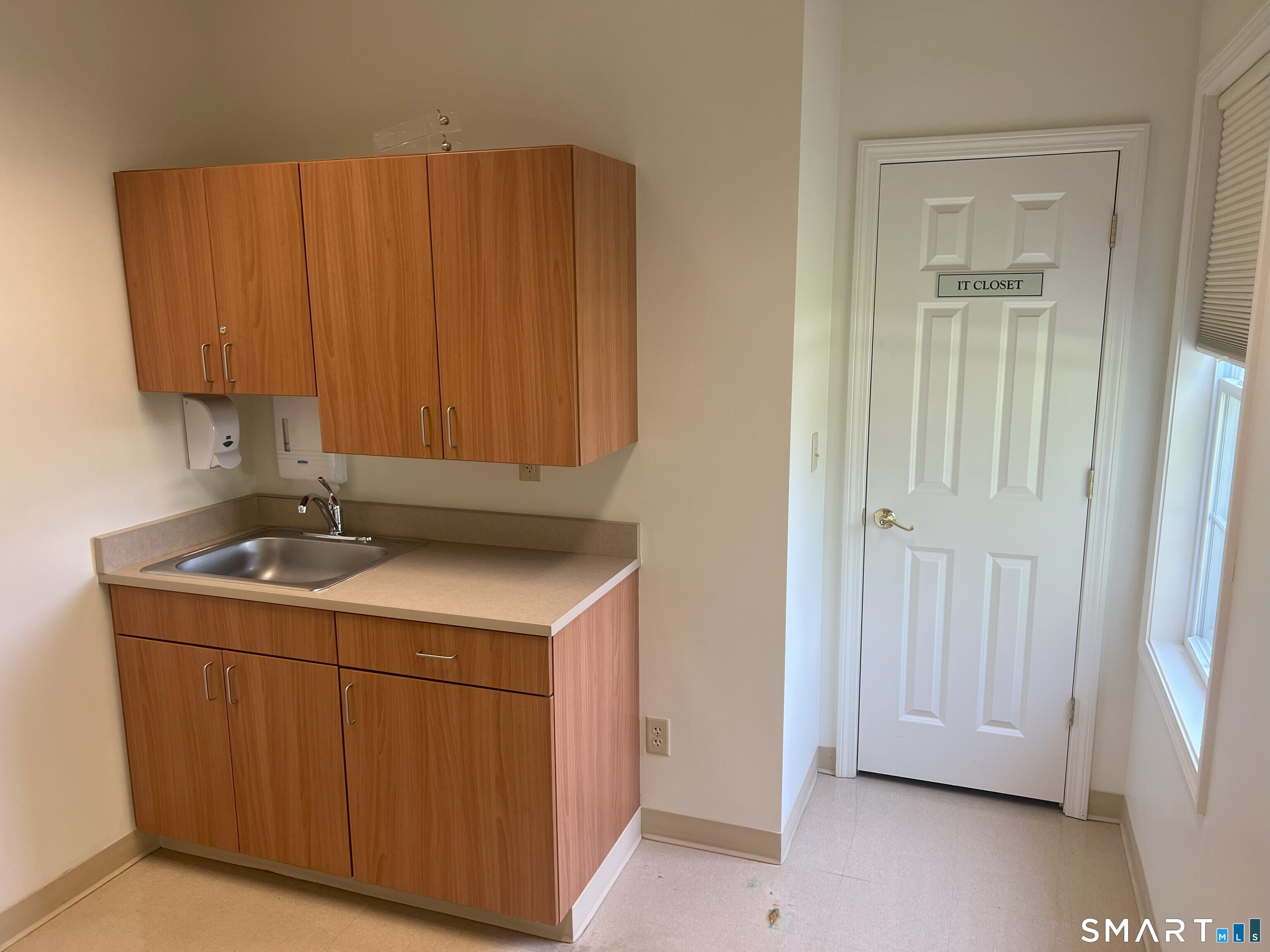 21 Liberty Drive Hebron CT 06248