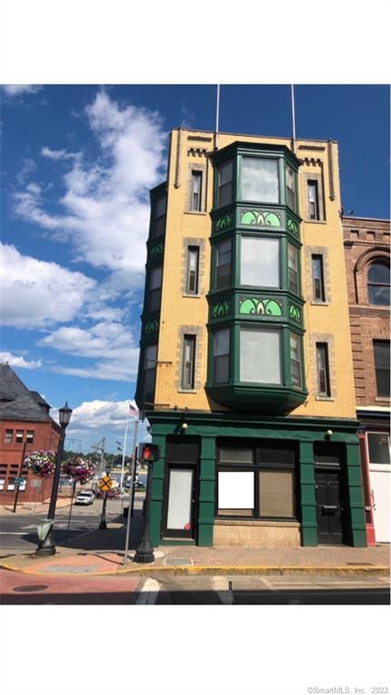 2 Bank Street New London CT 06320