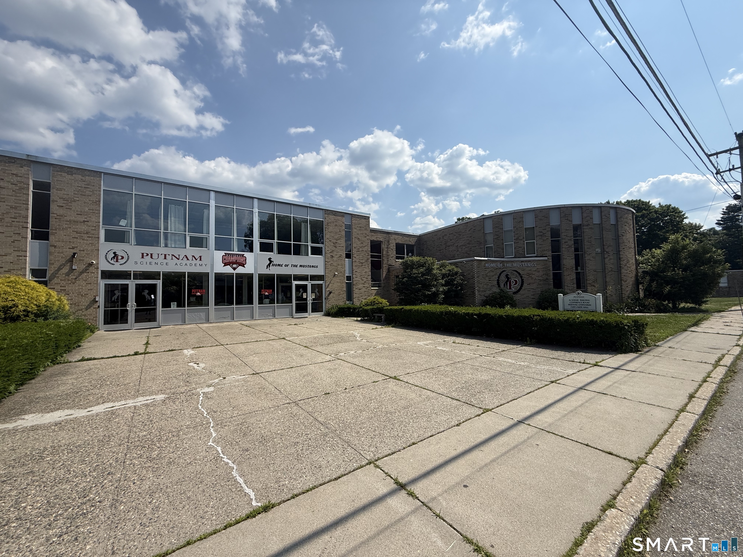 18 Maple Street Putnam CT 06260
