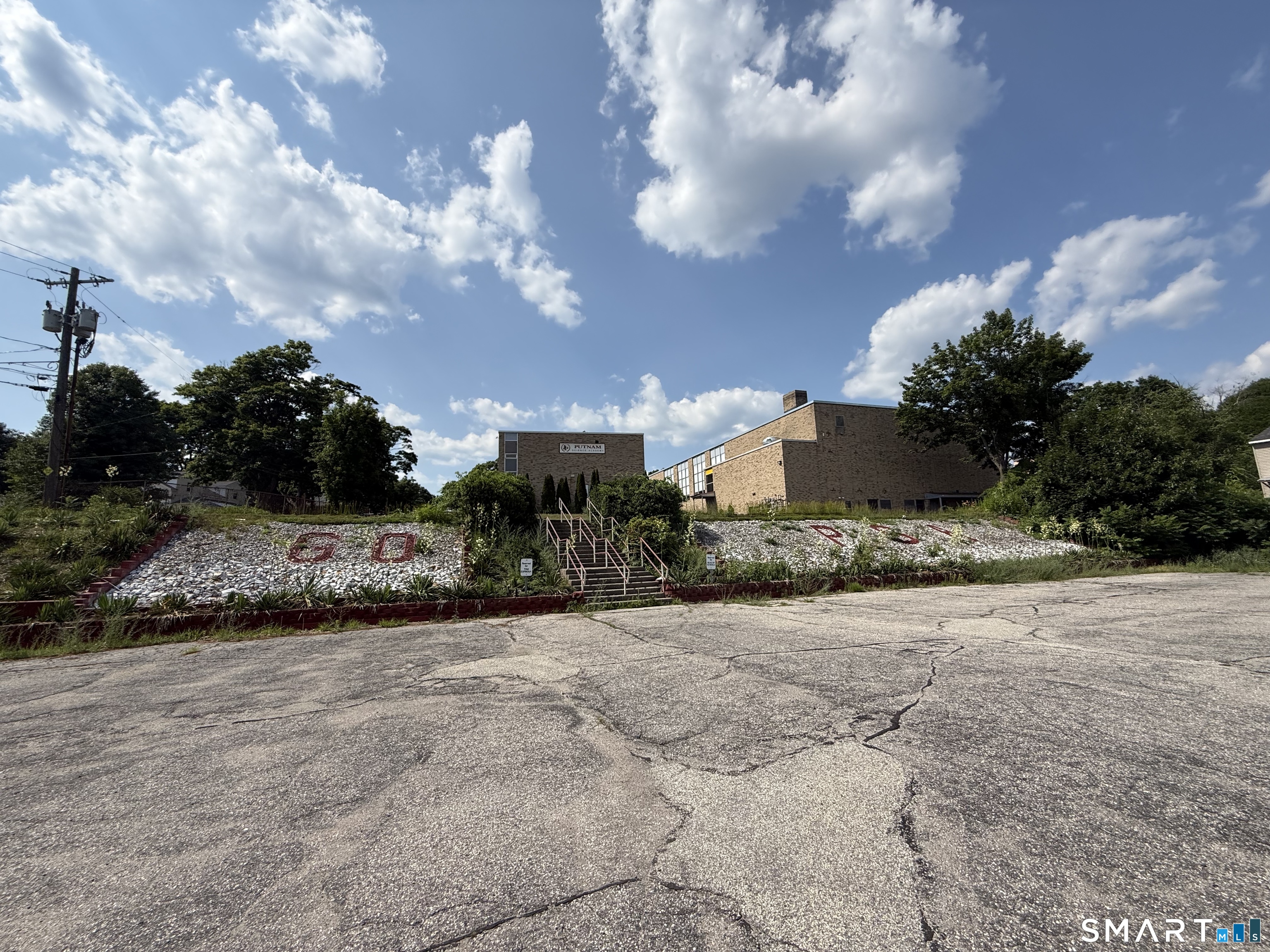 18 Maple Street Putnam CT 06260