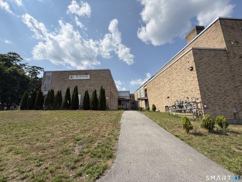 18 Maple Street Putnam CT 06260