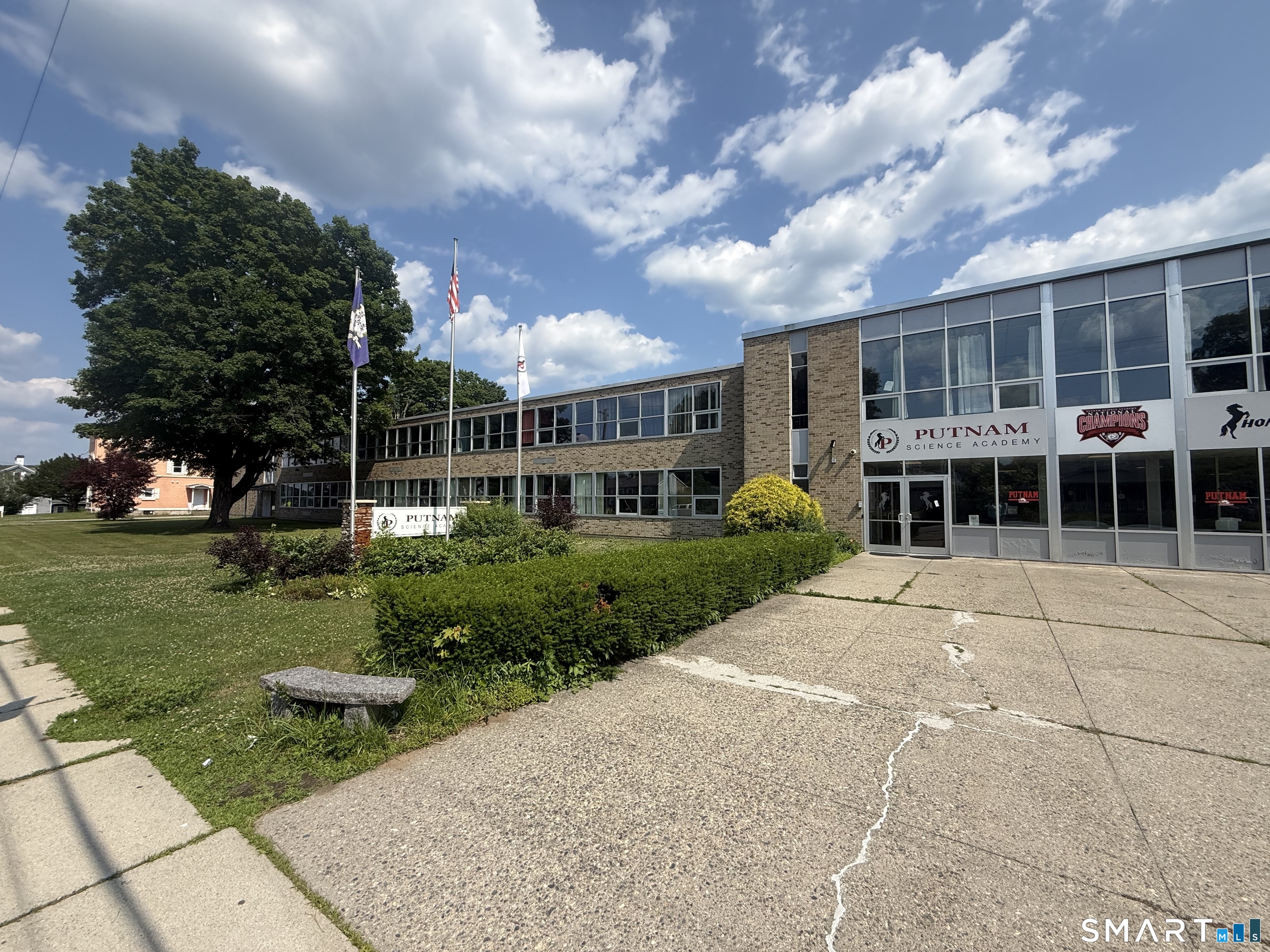 18 Maple Street Putnam CT 06260