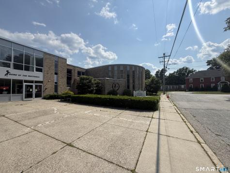 18 Maple Street Putnam CT 06260
