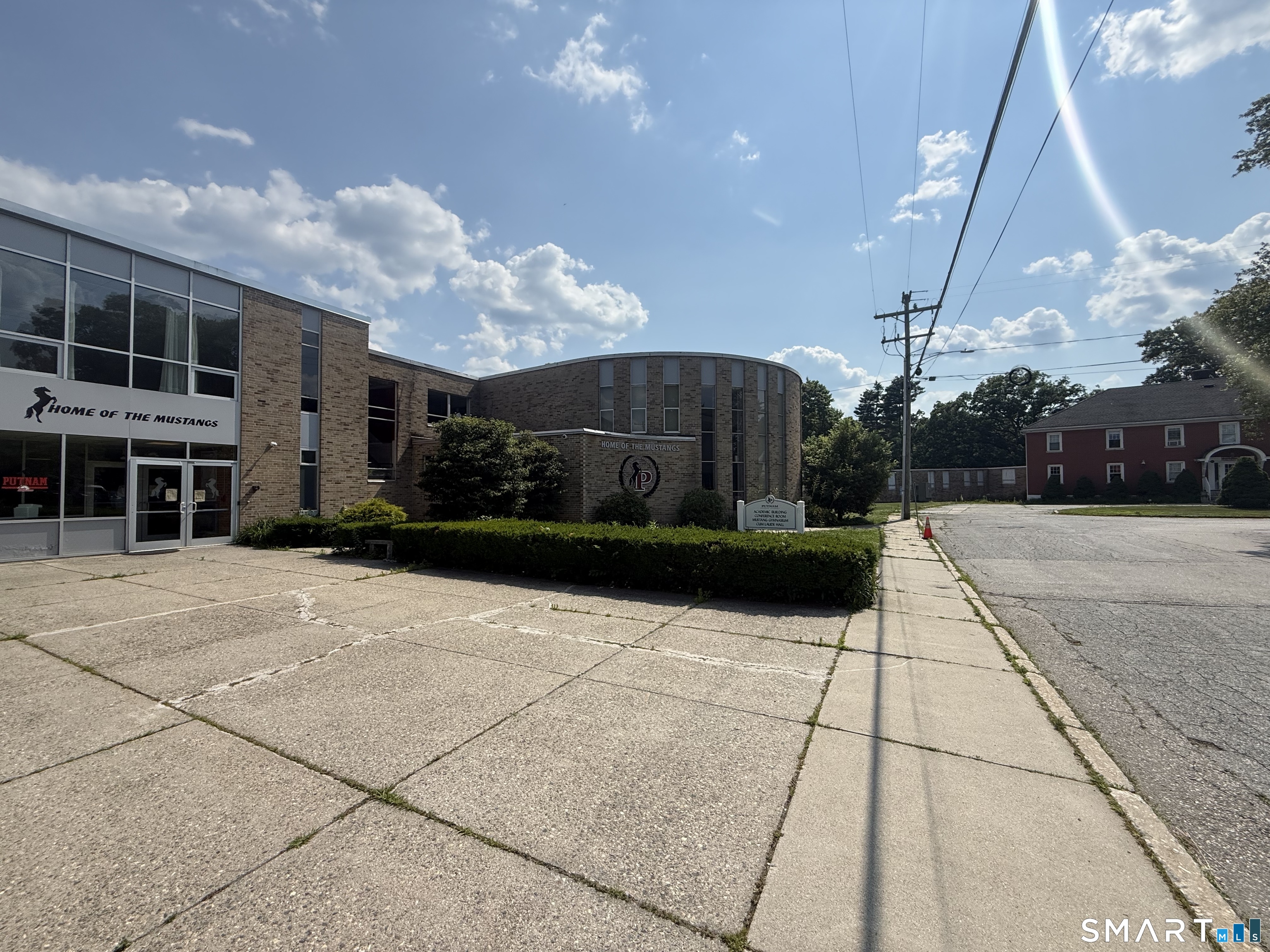 18 Maple Street Putnam CT 06260