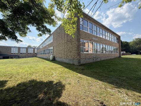 18 Maple Street Putnam CT 06260