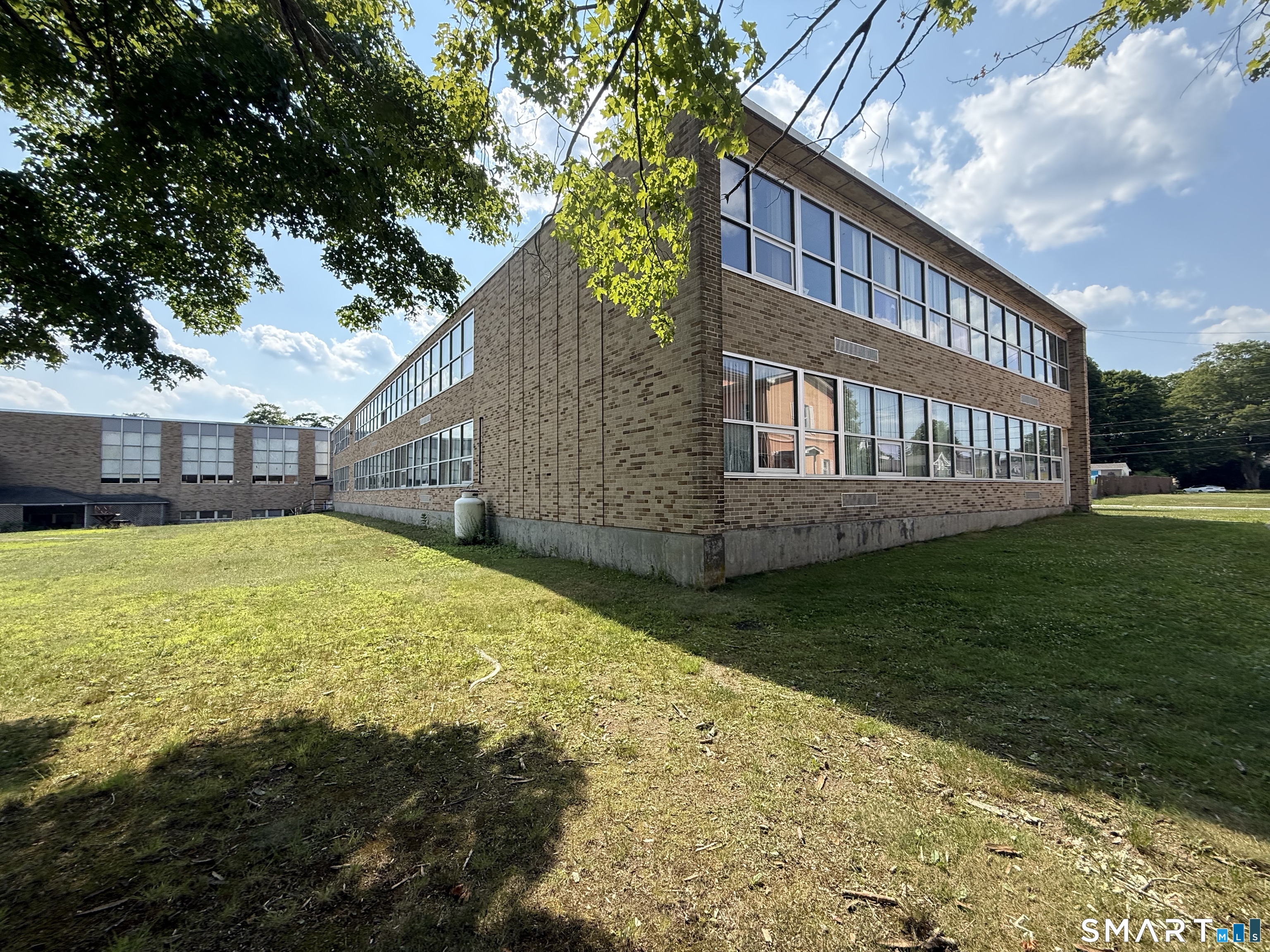 18 Maple Street Putnam CT 06260