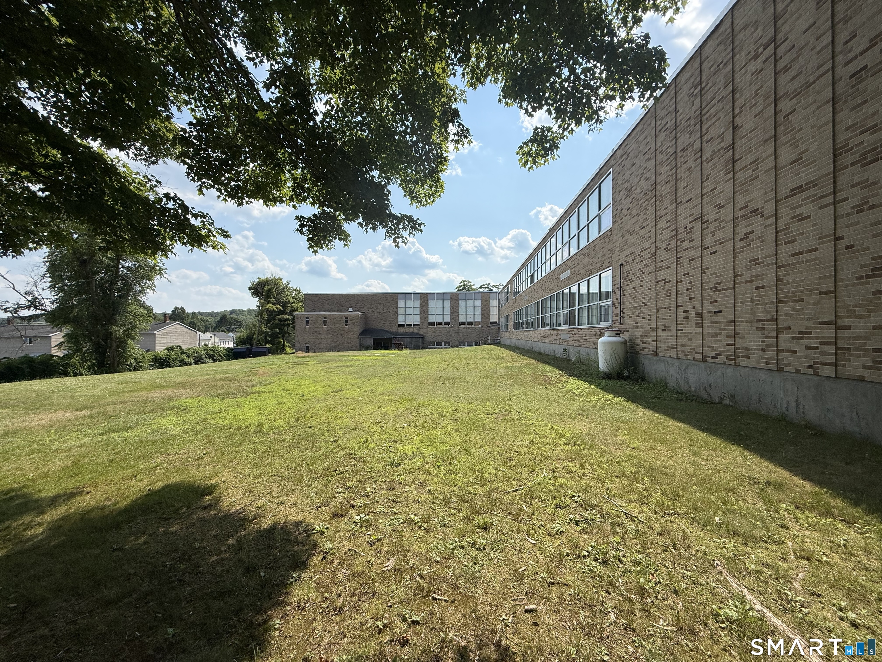 18 Maple Street Putnam CT 06260