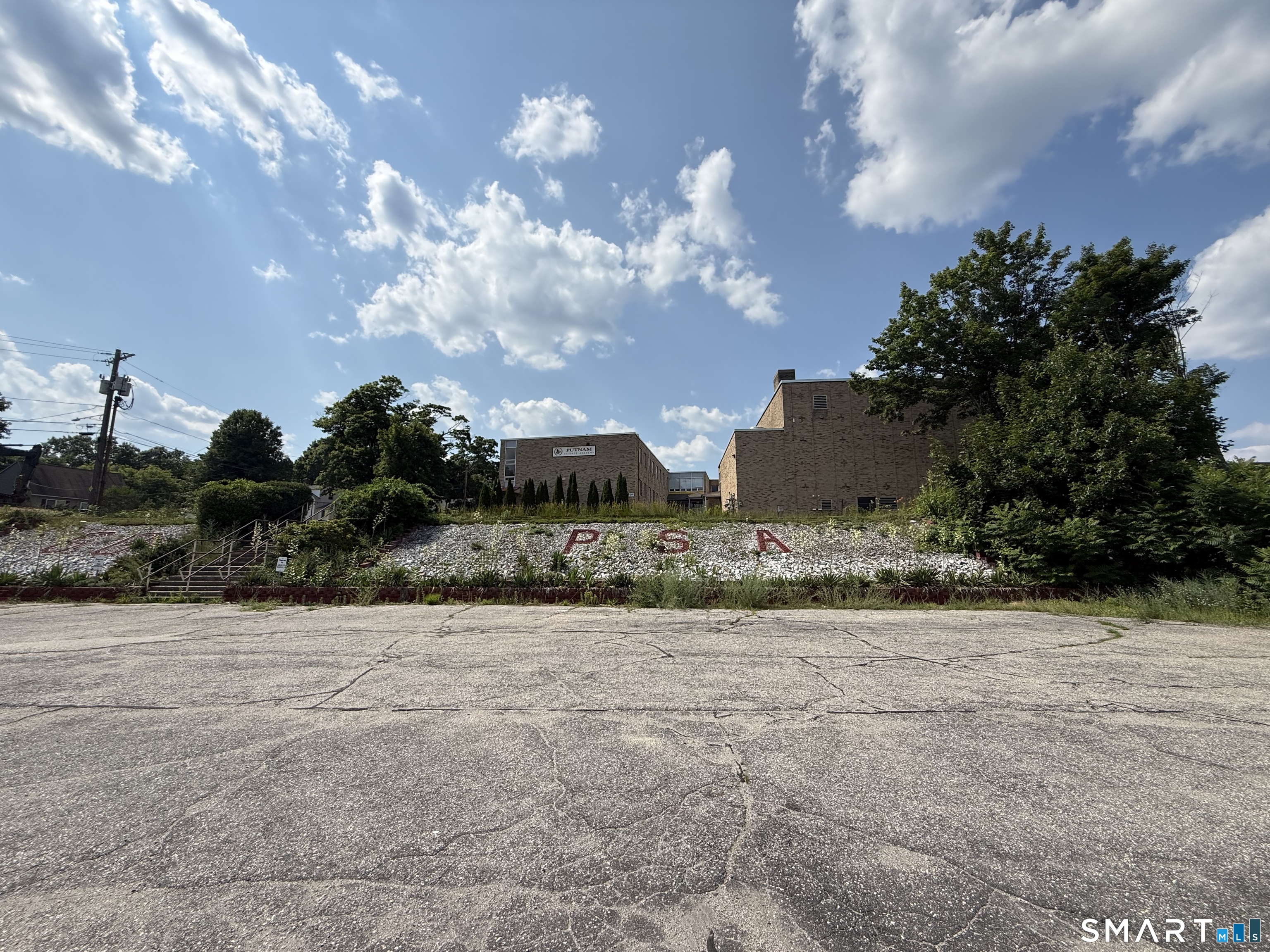18 Maple Street Putnam CT 06260