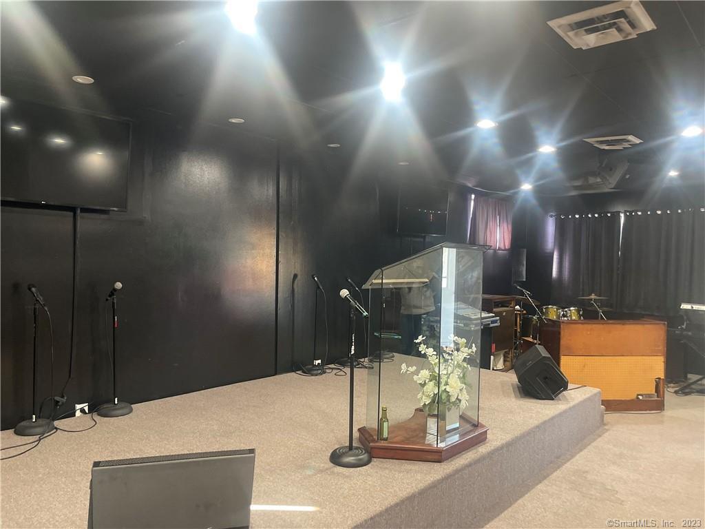 9 Maplewood Avenue Bloomfield CT 06002
