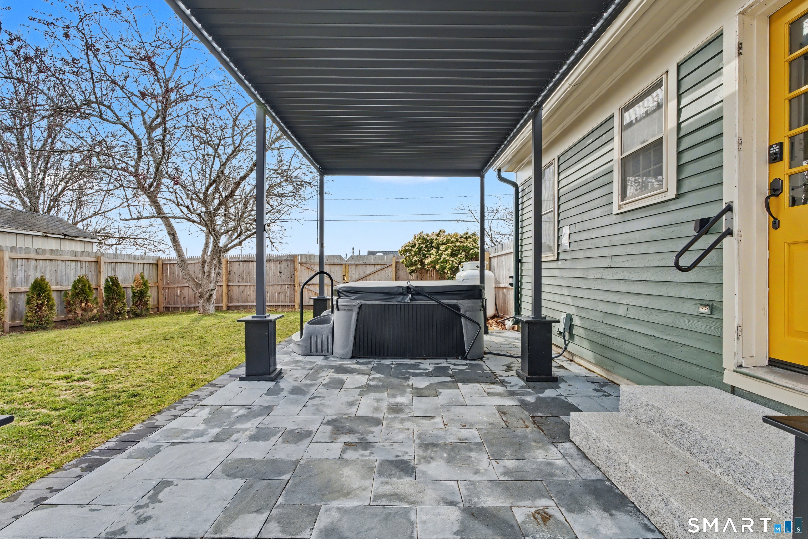11 Smith Avenue East Lyme CT 06357