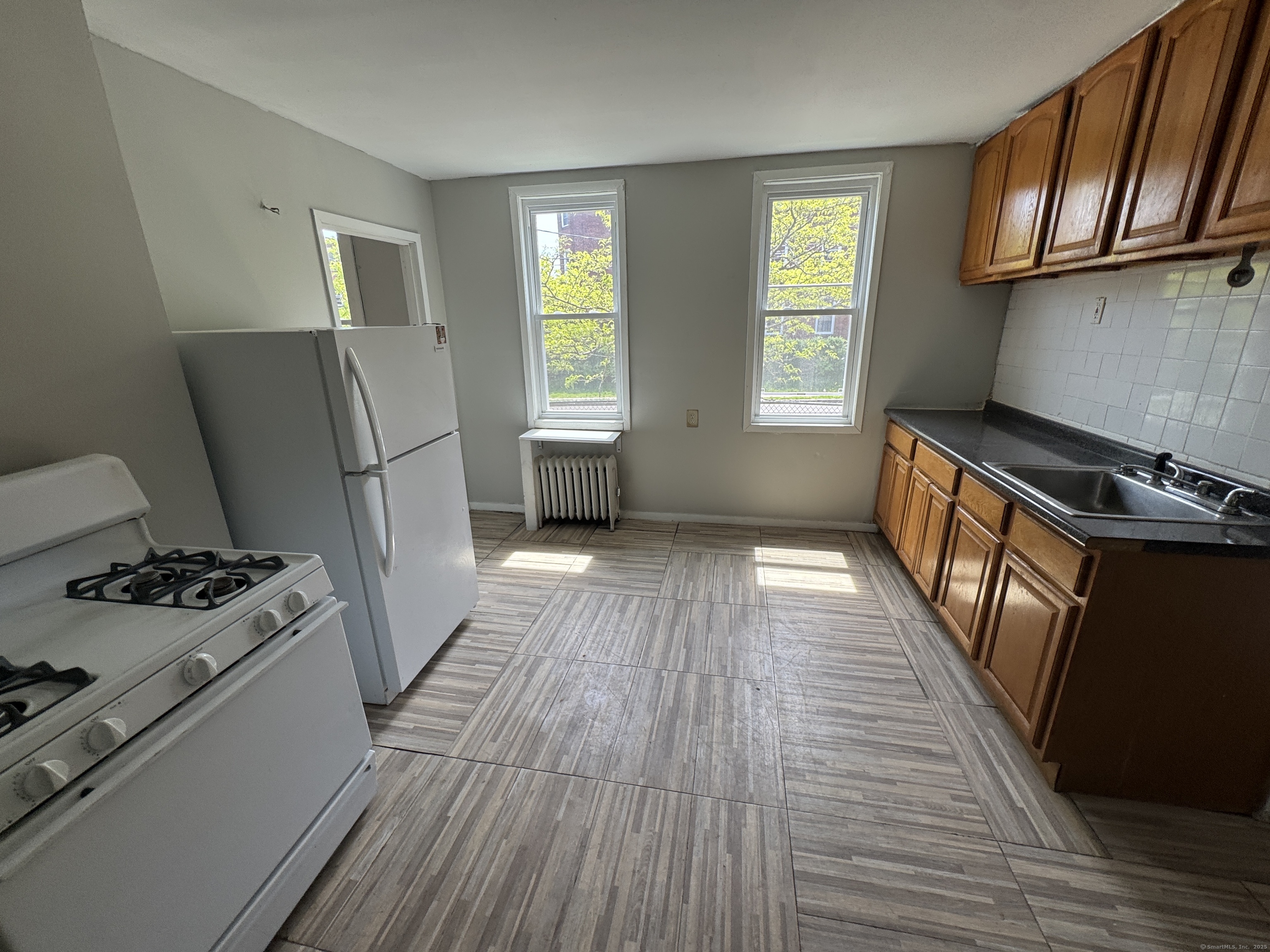 143 Putnam Street Hartford CT 06106