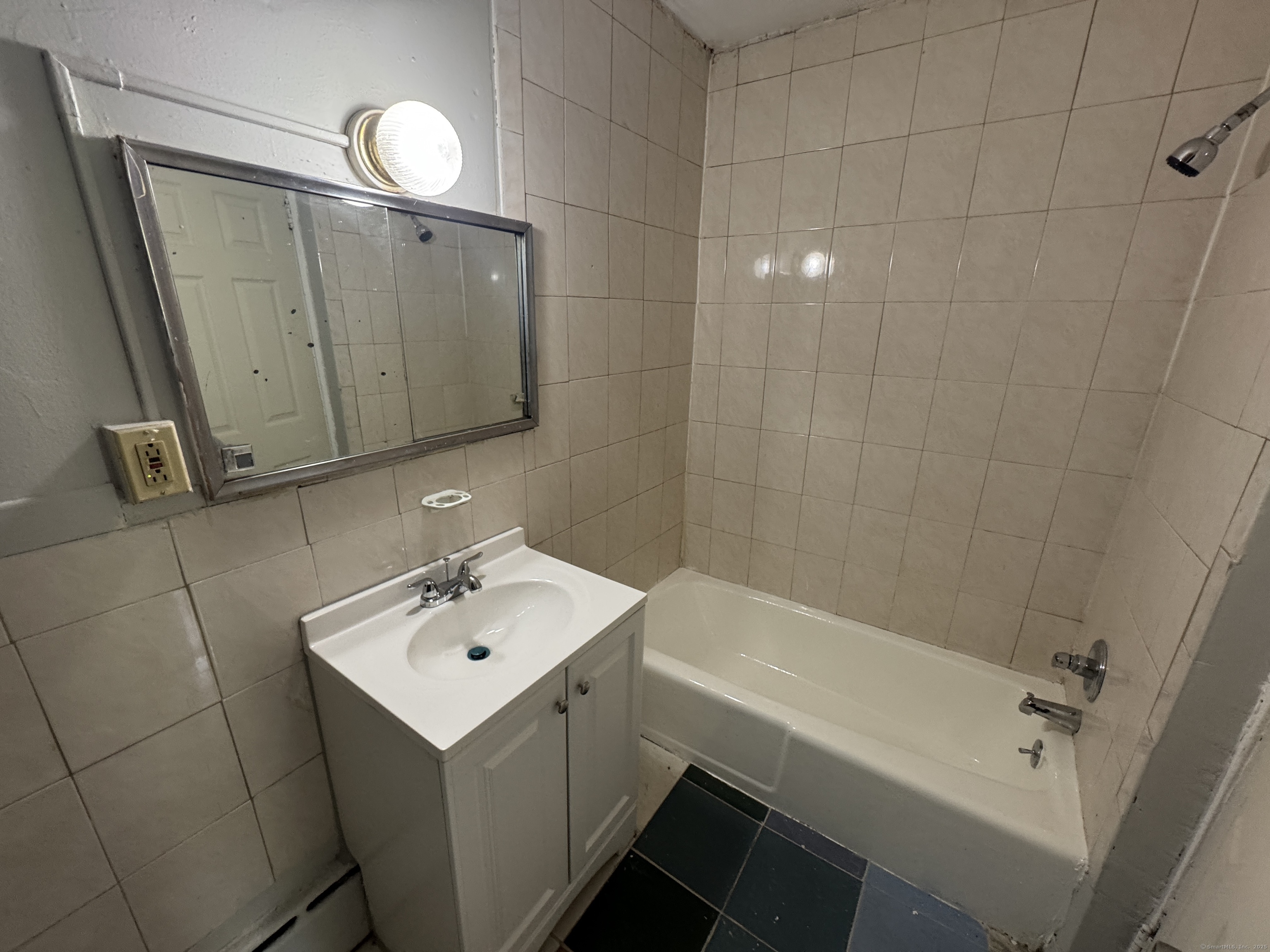 143 Putnam Street Hartford CT 06106