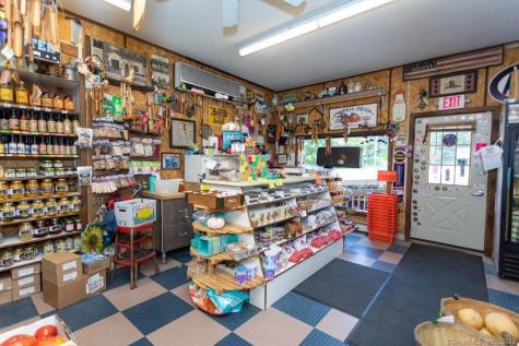1105 Norwich New London Turnpike Montville CT 06382
