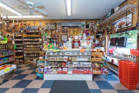 1105 Norwich New London Turnpike Montville CT 06382