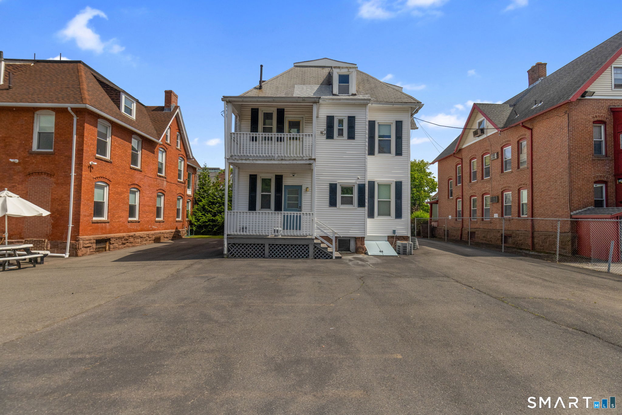 107 Oak Street Hartford CT 06106