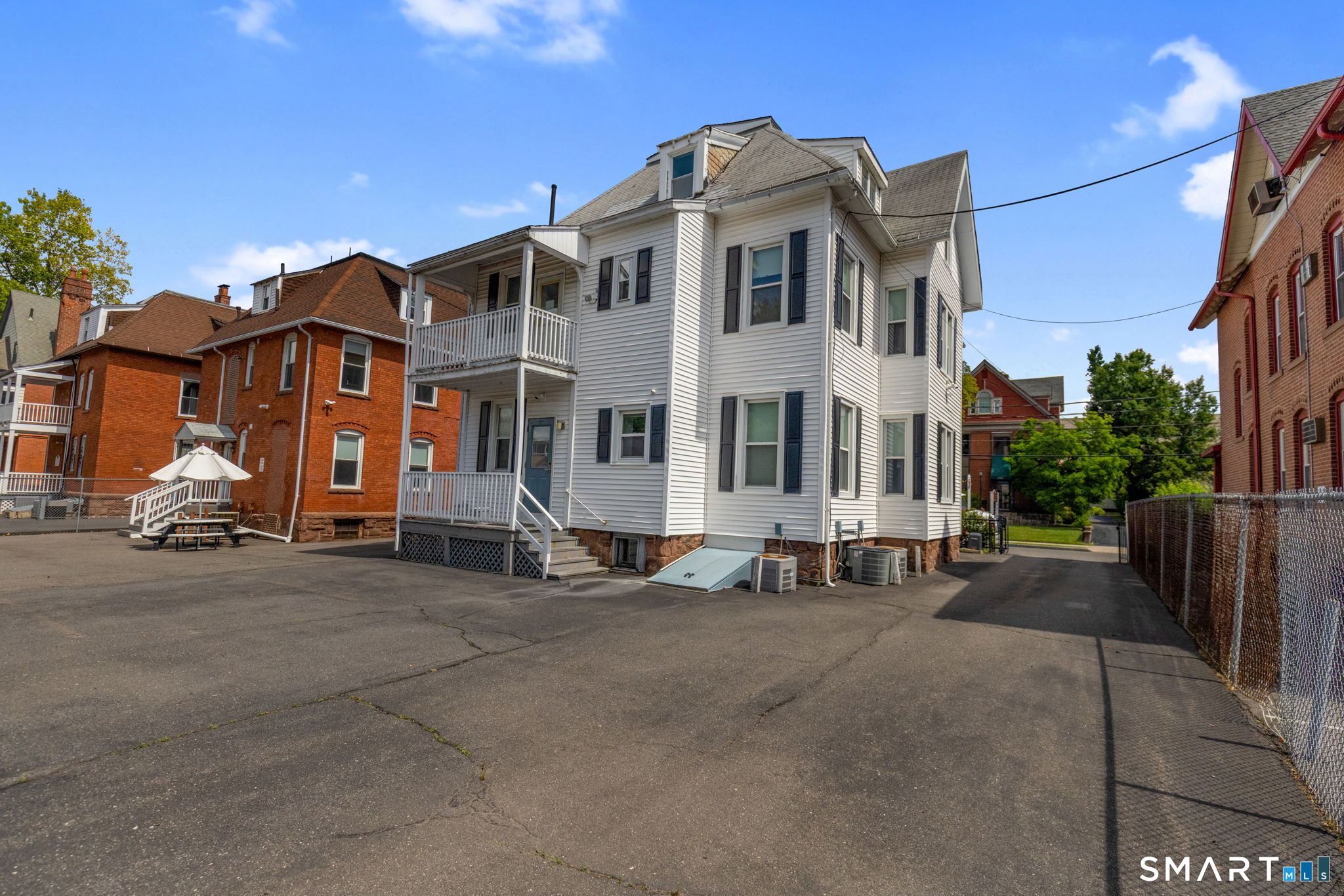 107 Oak Street Hartford CT 06106