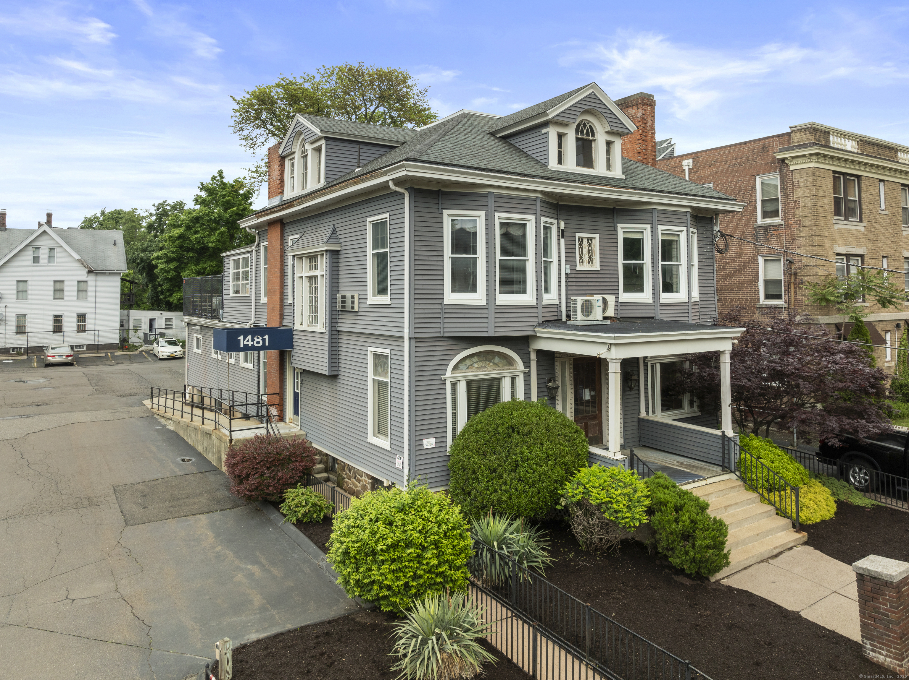 1481 Chapel Street New Haven CT 06511