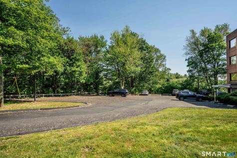 2751 Dixwell Avenue Hamden CT 06518
