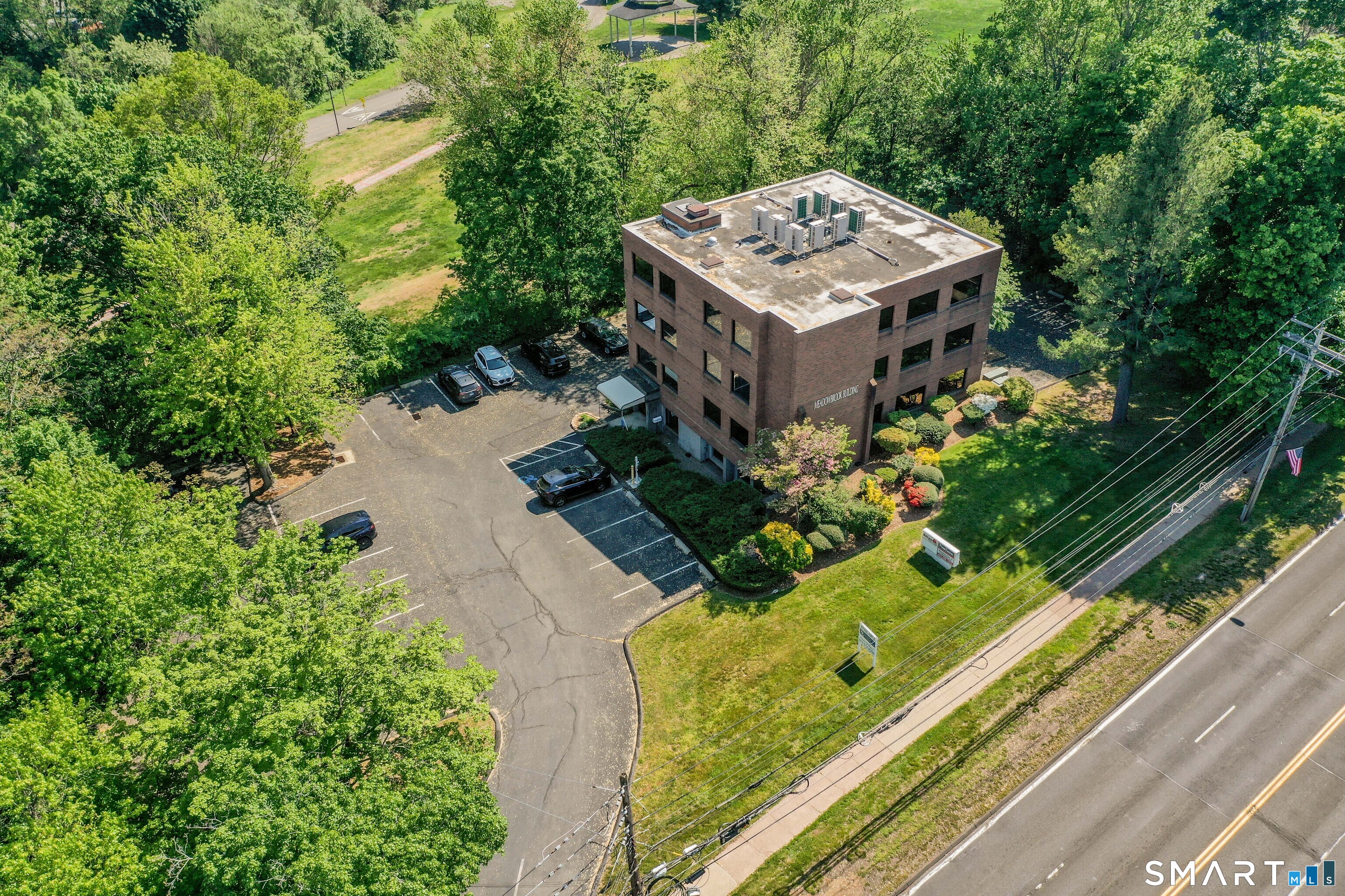 2751 Dixwell Avenue Hamden CT 06518
