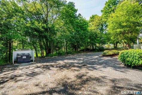 2751 Dixwell Avenue Hamden CT 06518