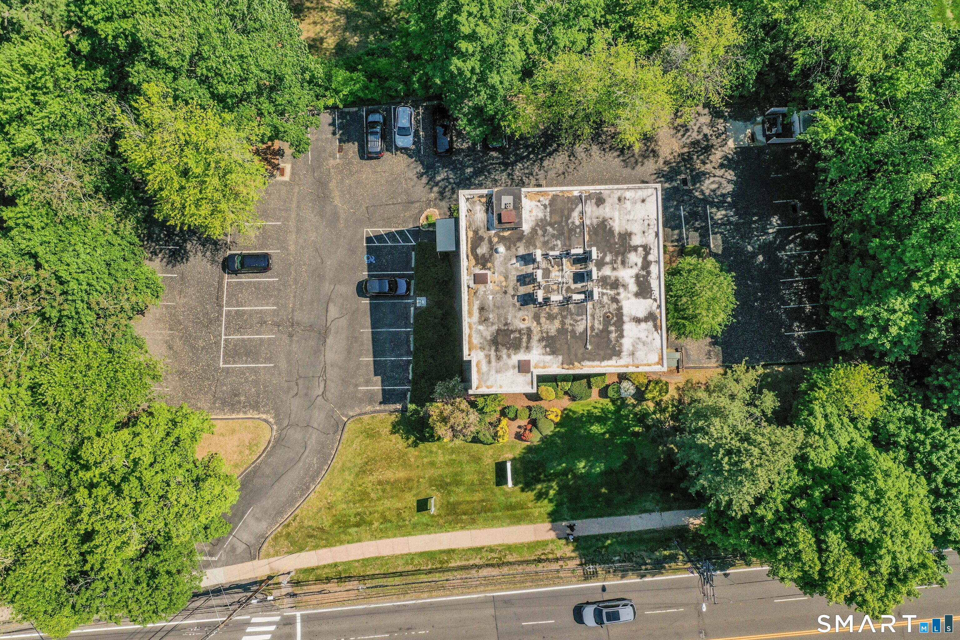 2751 Dixwell Avenue Hamden CT 06518