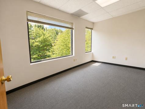 2751 Dixwell Avenue Hamden CT 06518