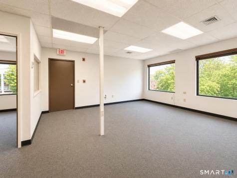 2751 Dixwell Avenue Hamden CT 06518