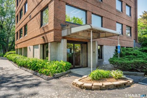 2751 Dixwell Avenue Hamden CT 06518