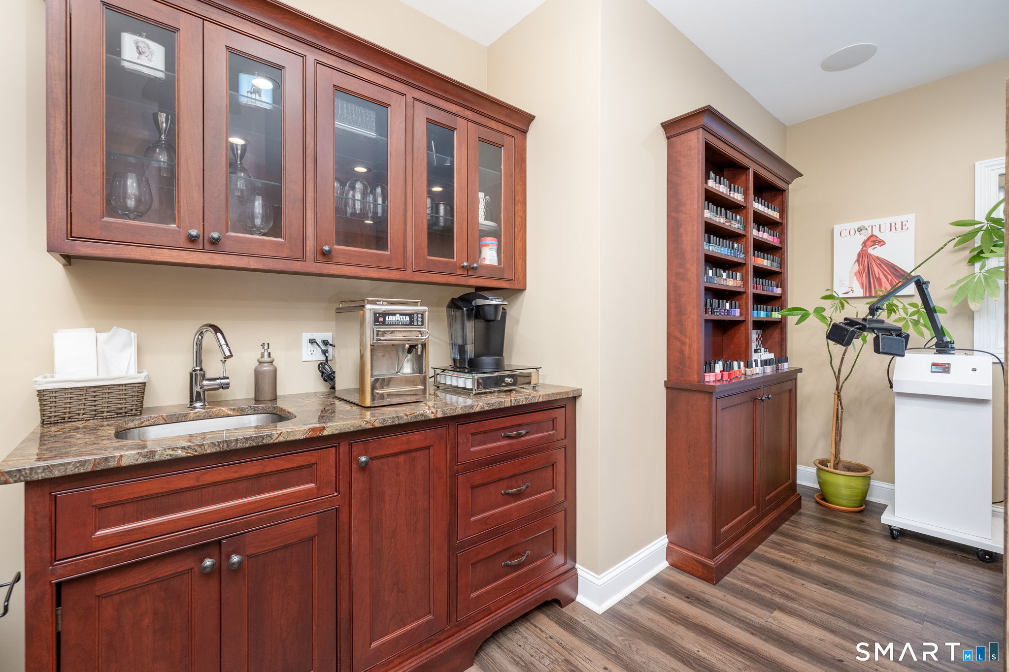 102 East Main Street Plainville CT 06062