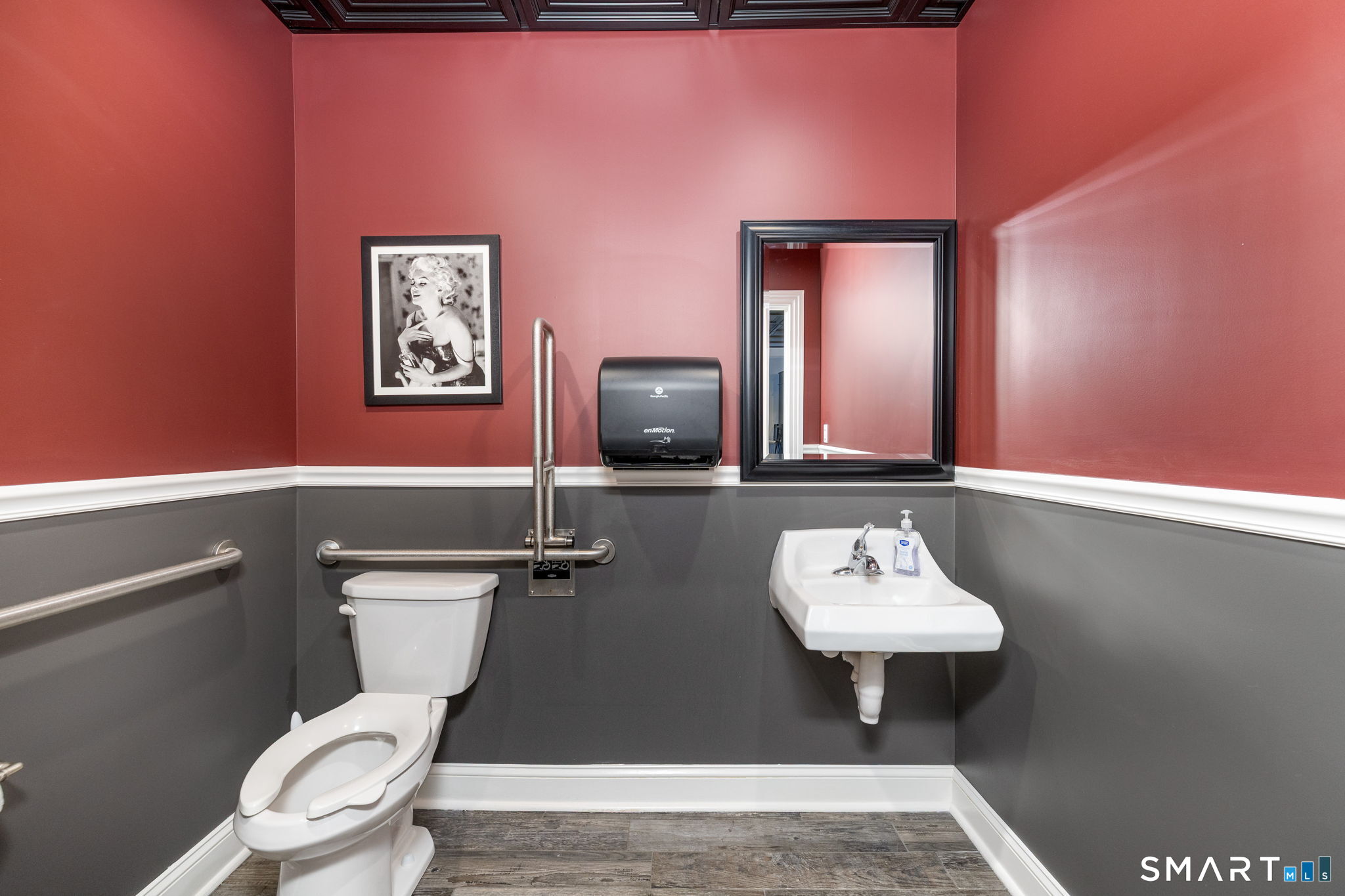 102 East Main Street Plainville CT 06062