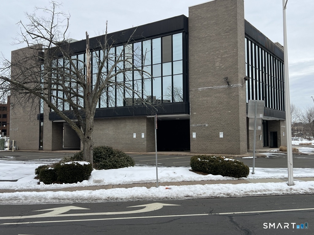 43 East Main Street Meriden CT 06450